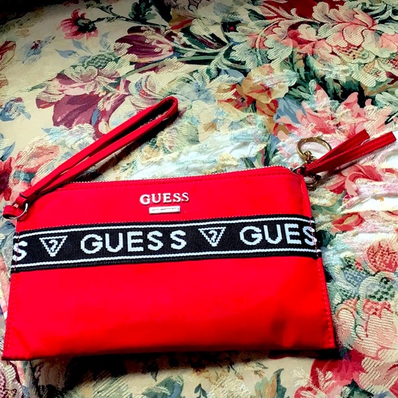 Still in stock!! - Zipper wristlet clutch! By GUESS? 😍🎸🔻 - Picture 2 of 5